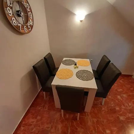Apartment Apartman Analena Vis
